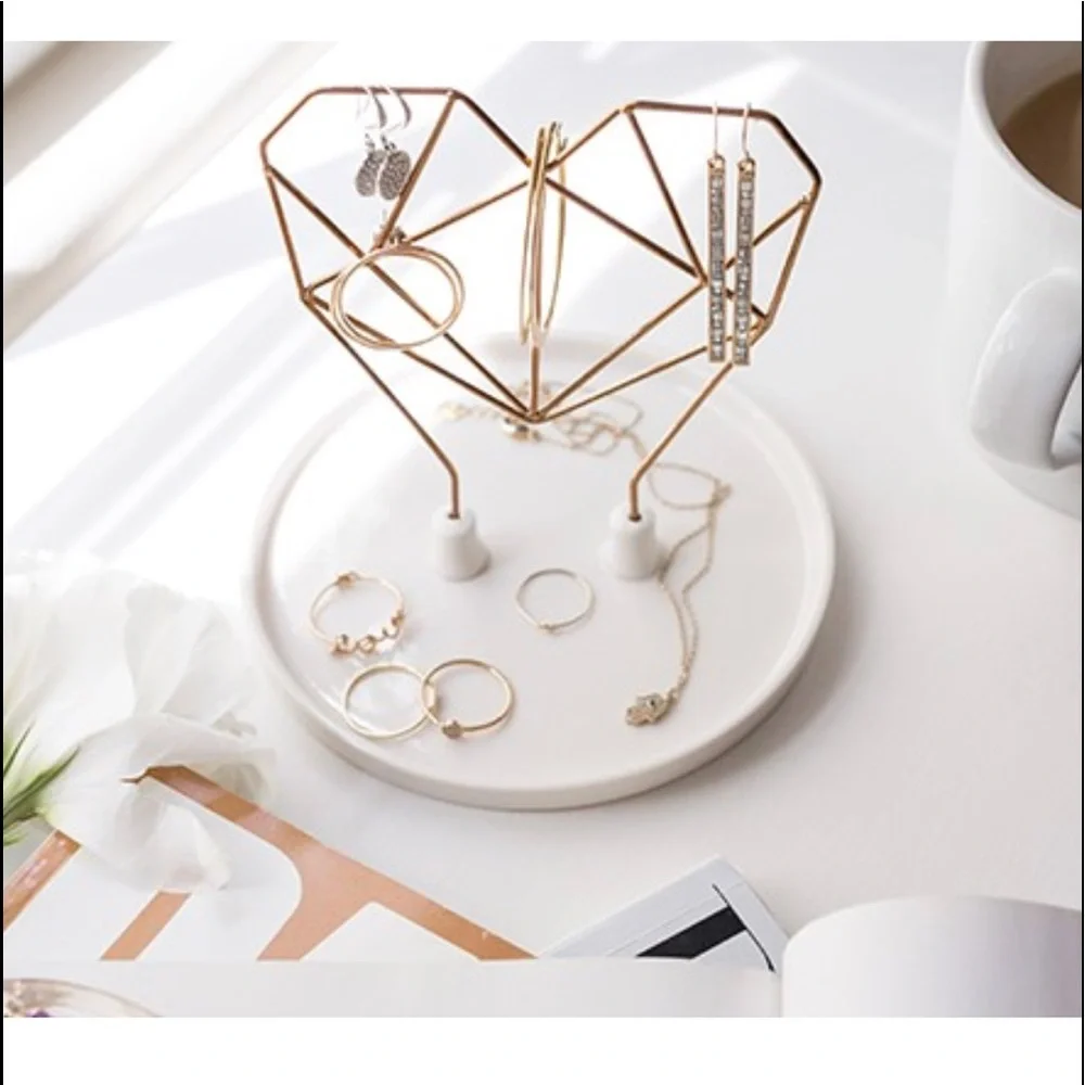 Heart Rose Gold Wire Jewelry Holder